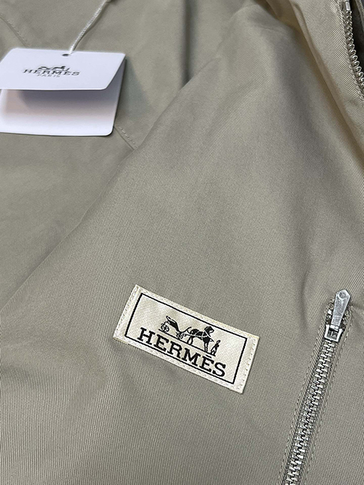 エルメス 刺繍入りジャケット  左胸にHMSのクラシックな馬のロゴ