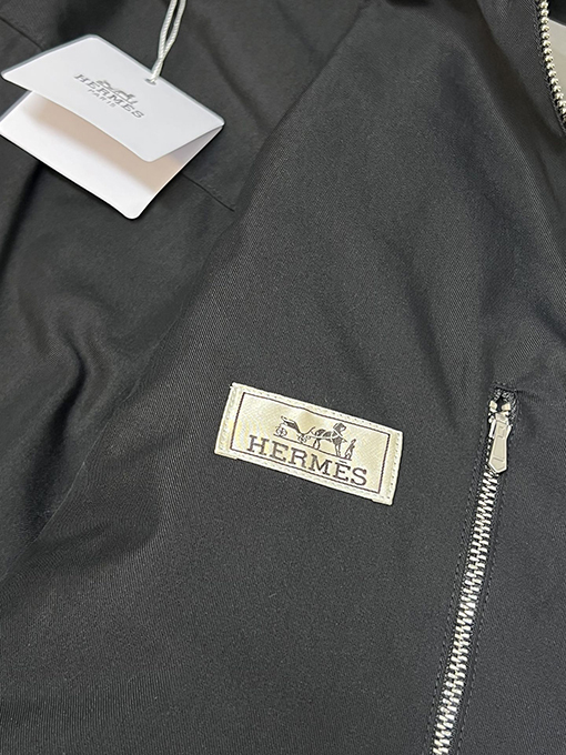 エルメス 刺繍入りジャケット  左胸にHMSのクラシックな馬のロゴ