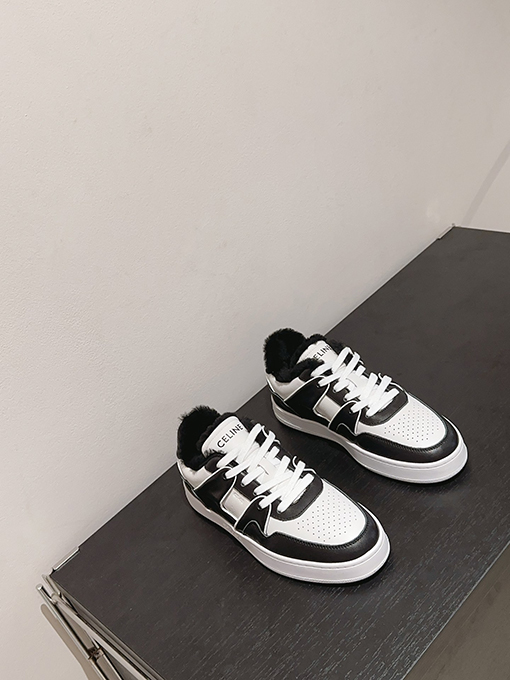 セリーヌ クラシックなデザイン  CELINE HOMMEの新しいTRAINERコレクション
