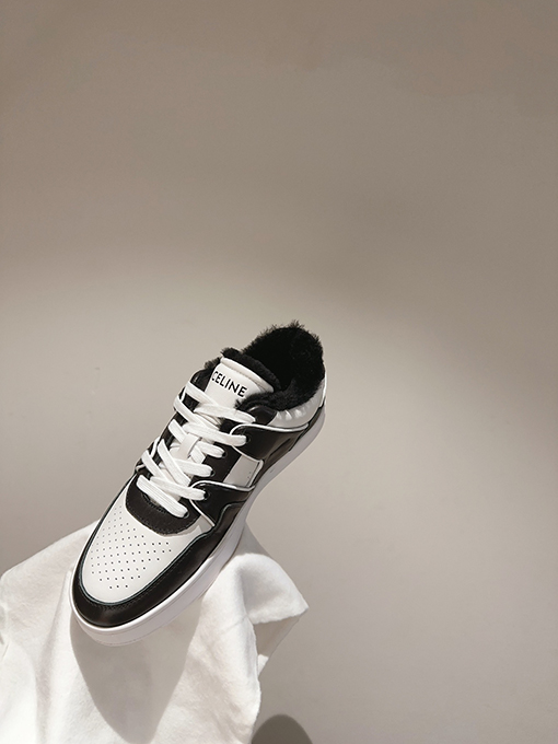 セリーヌ クラシックなデザイン  CELINE HOMMEの新しいTRAINERコレクション
