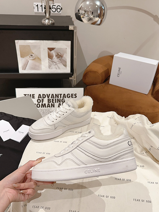 セリーヌ クラシックなデザイン  CELINE HOMMEの新しいTRAINERコレクション