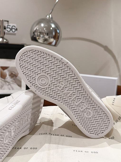 セリーヌ クラシックなデザイン  CELINE HOMMEの新しいTRAINERコレクション