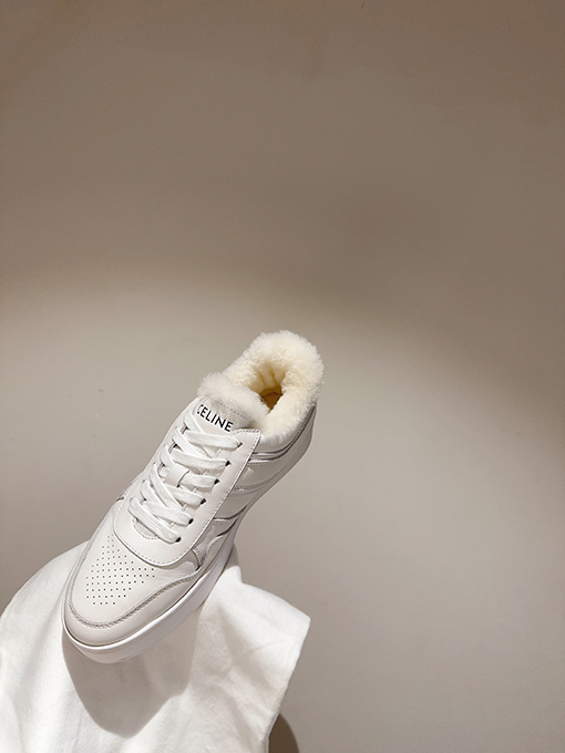 セリーヌ クラシックなデザイン  CELINE HOMMEの新しいTRAINERコレクション