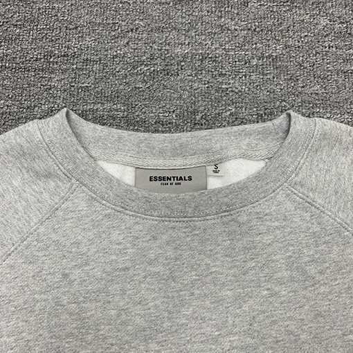 フィアオブゴッド エッセンシャルズ 胸元小さなロゴ3Mロゴ 裏起毛 スウェットTシャツ