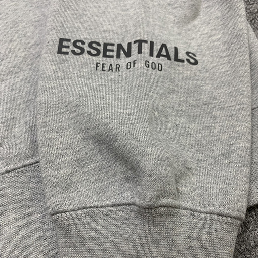 フィアオブゴッド エッセンシャルズ 胸元小さなロゴ3Mロゴ  裏起毛 スウェットTシャツ