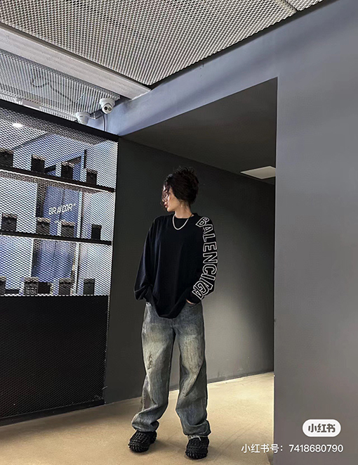 バレンシアガ サイドスリーブロゴ刺繍ロングスリーブ 長袖Tシャツ ロンT