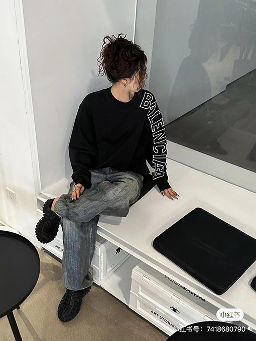 バレンシアガ サイドスリーブロゴ刺繍ロングスリーブ 長袖Tシャツ ロンT