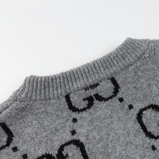 グッチ GG刺繍の厚手ニットカーディガン