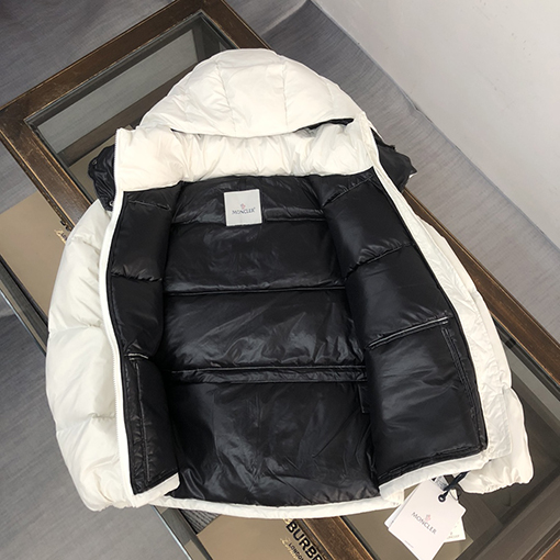 モンクレール  秋冬の新しいショート ダウン ジャケット