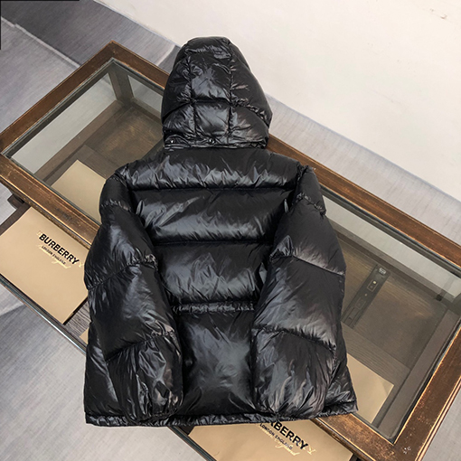 モンクレール  秋冬の新しいショート ダウン ジャケット