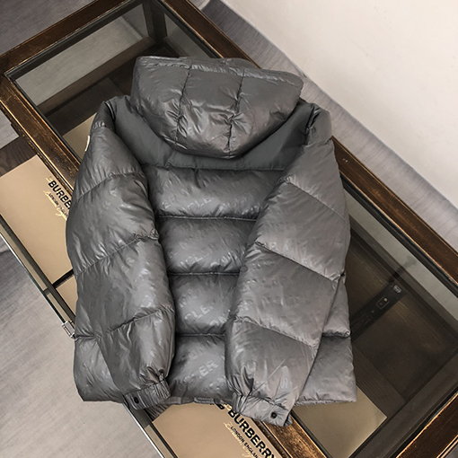 モンクレール フルプリント新しい ダウン ジャケット