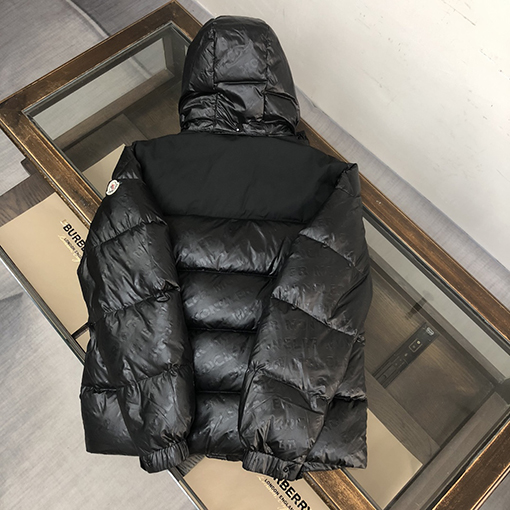 モンクレール フルプリント新しい ダウン ジャケット