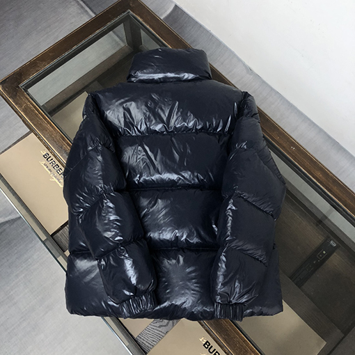 モンクレール ショートスタンドカラー ダウン ジャケット