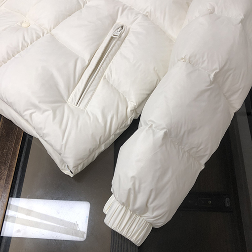 モンクレール ショートスタンドカラー ダウン ジャケット