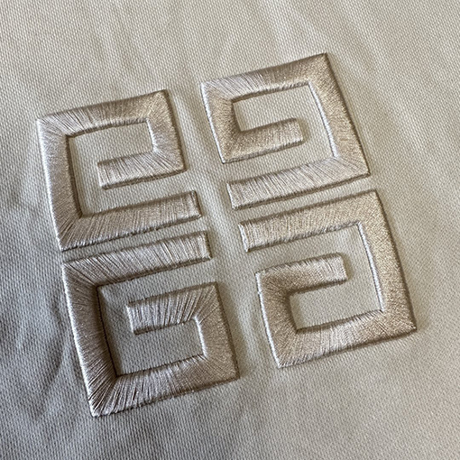 ジバンシイ 立体ロゴ刺繍 スウェットシャツ - 個性的なスタイル パーカーアイテム