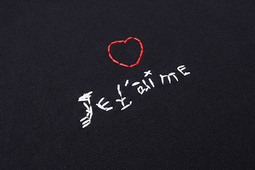 バレンシアガ  パーカー バレンタインデーハートの刺繍入りフードつきスウェット最新モデル