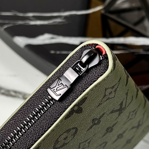 ルイヴィトン Vertical Walletジッパー財布 M82799