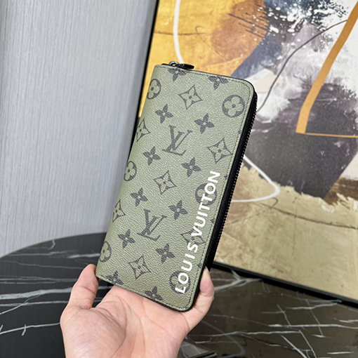 ルイヴィトン Vertical Walletジッパー財布 M82799