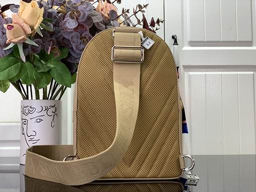 ルイヴィトン フロントフラップPilot AerogramショルダーバッグM23765