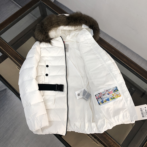 モンクレール スリム ダウン ジャケット