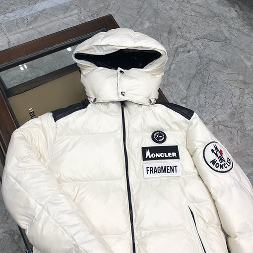 モンクレール 厚くて暖かい最新の ダウン ジャケット