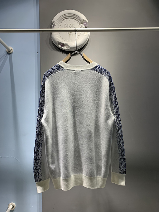 フェンディ 新しいFFインサートセーター