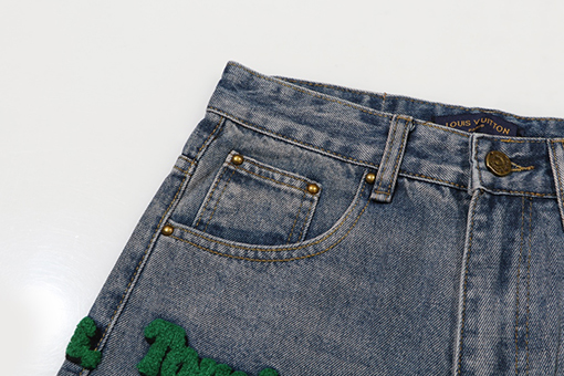 ルイヴィトン 限定刺繍ベルベットジーンズ