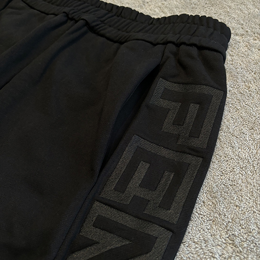 フェンディ  23新作 刺繍入りロングパンツ