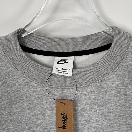 ステューシー x コラボ！ブクル刺繍ロゴ裏起毛スウェット長袖 Tシャツ