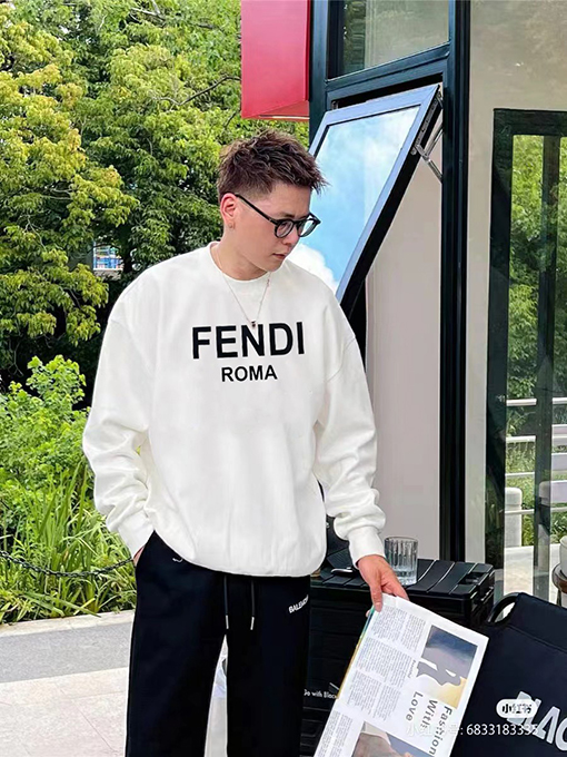 フェンディ   ロゴプリントクルーネックスウェット