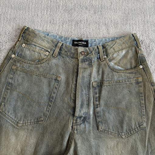 バレンシアガ スプレーペイントダメージデニムパンツ