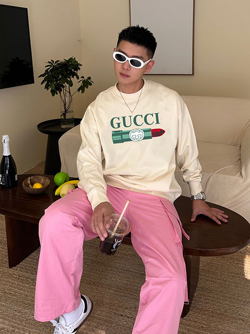 グッチ リップスティック ロゴプリント　スウェットTシャツ  
