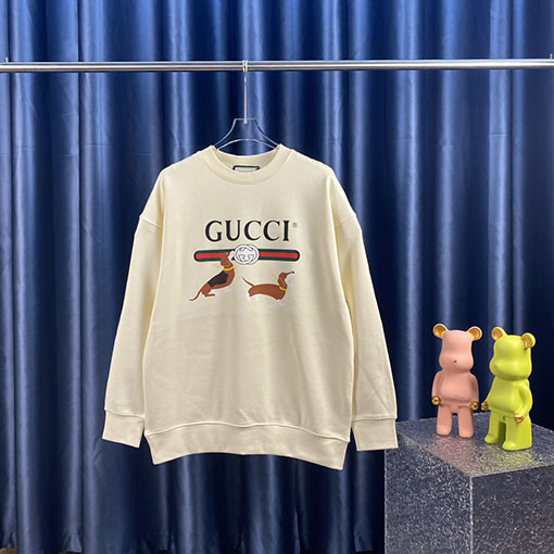 グッチ 子犬ベルト文字プリントクルーネックスウェット