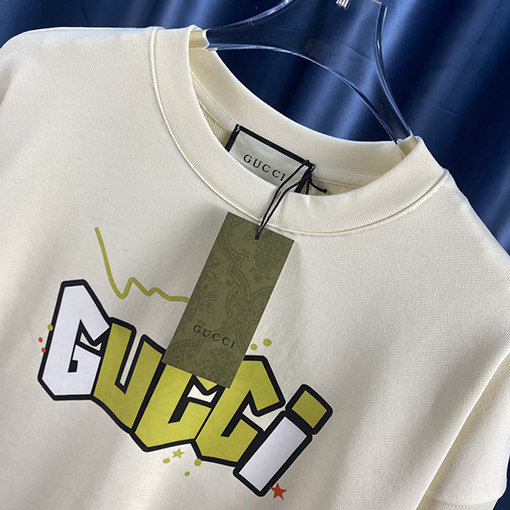 グッチ クラシックな文字プリントクルーネックスウェット