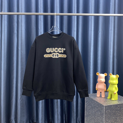グッチ 厚手の生地とプリント文字の入ったラウンドネックスウェット