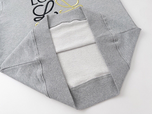 ロエベ クラシックな大型ロゴ刺繍のラウンドネックスウェット