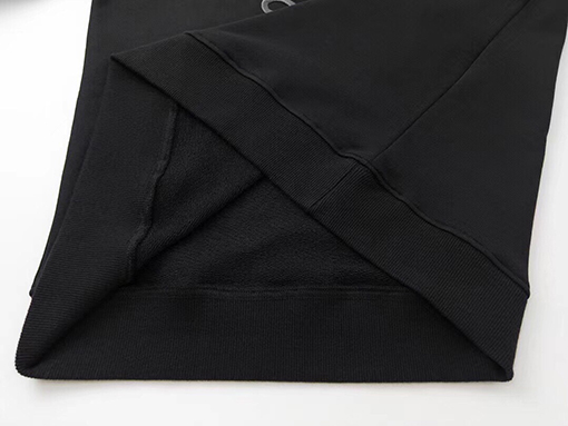 ロエベ クラシックな大型ロゴ刺繍のラウンドネックスウェット