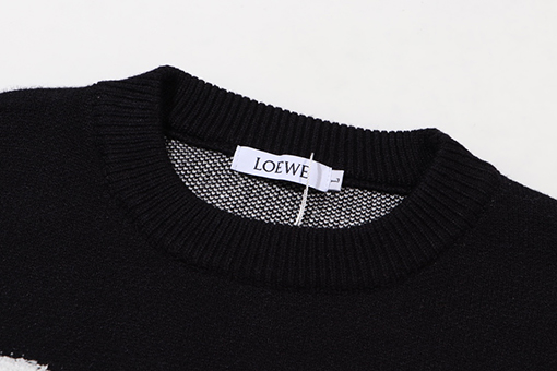 ロエベ   大きなロゴステッチ刺繍ウールニットセーター