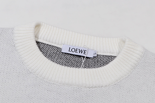 ロエベ   大きなロゴステッチ刺繍ウールニットセーター