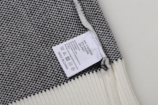 ロエベ   大きなロゴステッチ刺繍ウールニットセーター