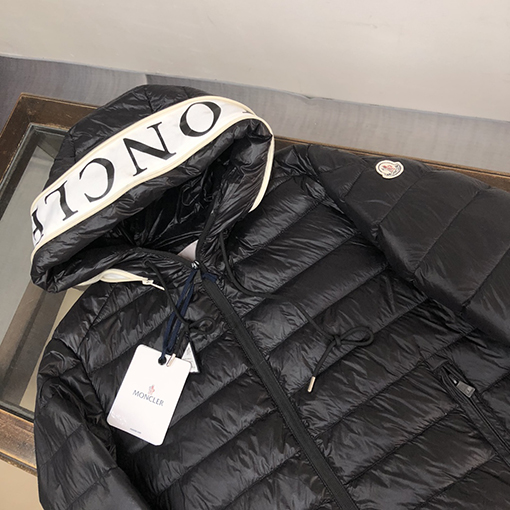 モンクレール メンズフード付き ダウン ジャケット