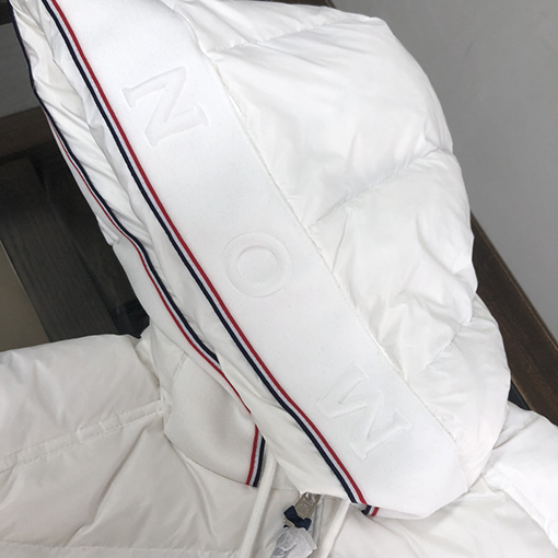 モンクレール 通気性のあるフード付き ダウン ジャケット
