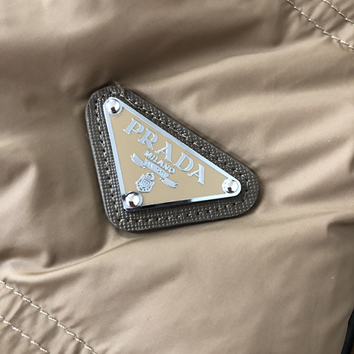プラダ  高品質 ダウン ジャケット