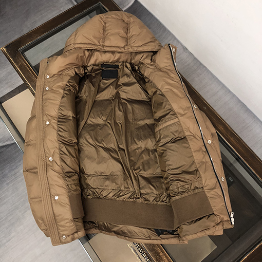 プラダ  高品質 ダウン ジャケット
