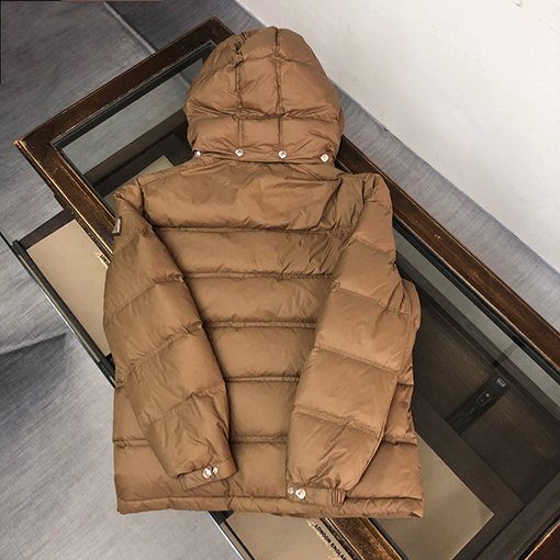プラダ  高品質 ダウン ジャケット