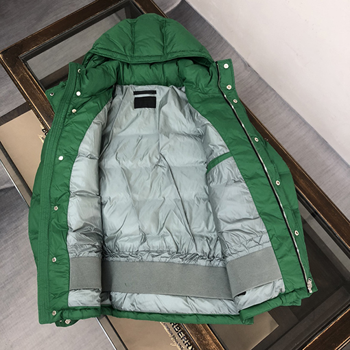 プラダ  高品質 ダウン ジャケット