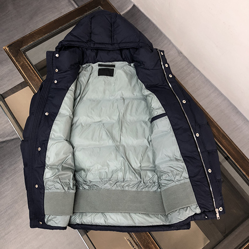 プラダ  高品質 ダウン ジャケット