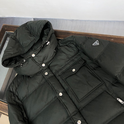 プラダ  高品質 ダウン ジャケット