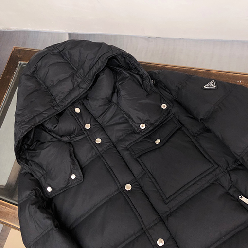 プラダ  高品質 ダウン ジャケット