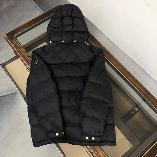 プラダ  高品質 ダウン ジャケット
